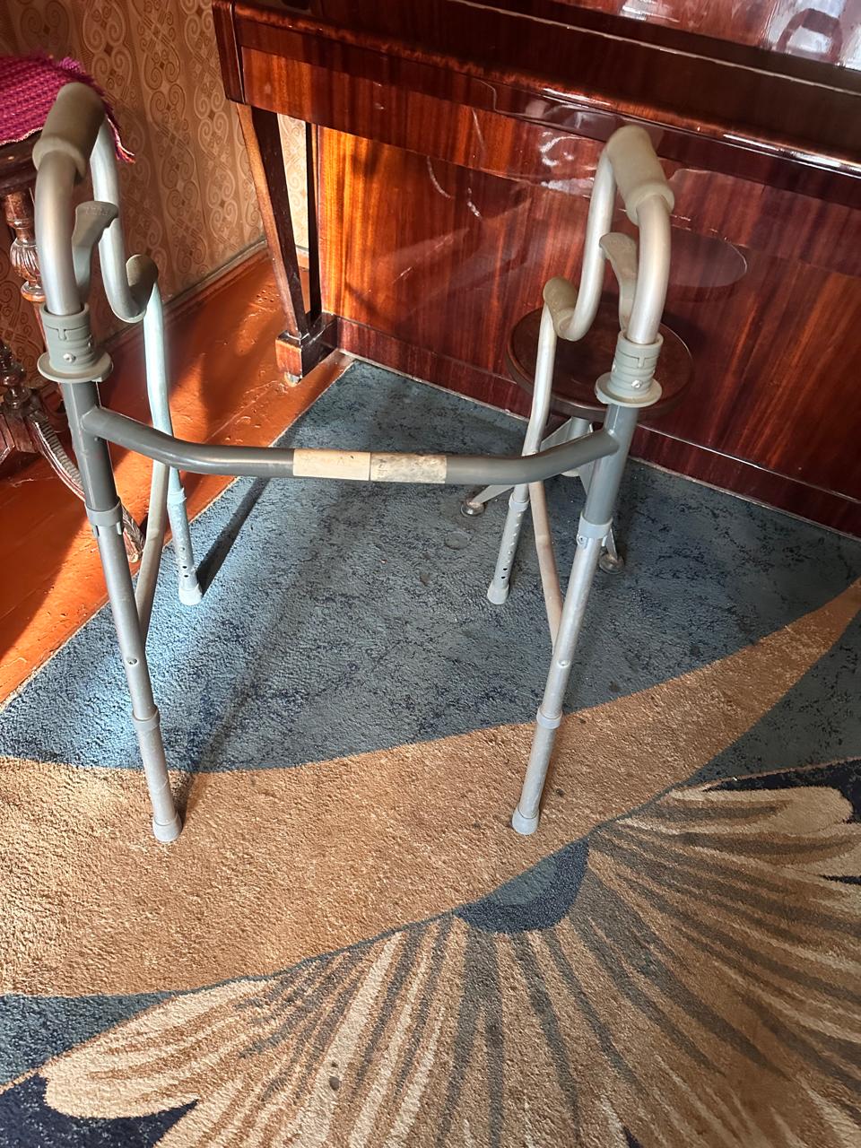 Xeste ucun gezindi aparatı (Walker)