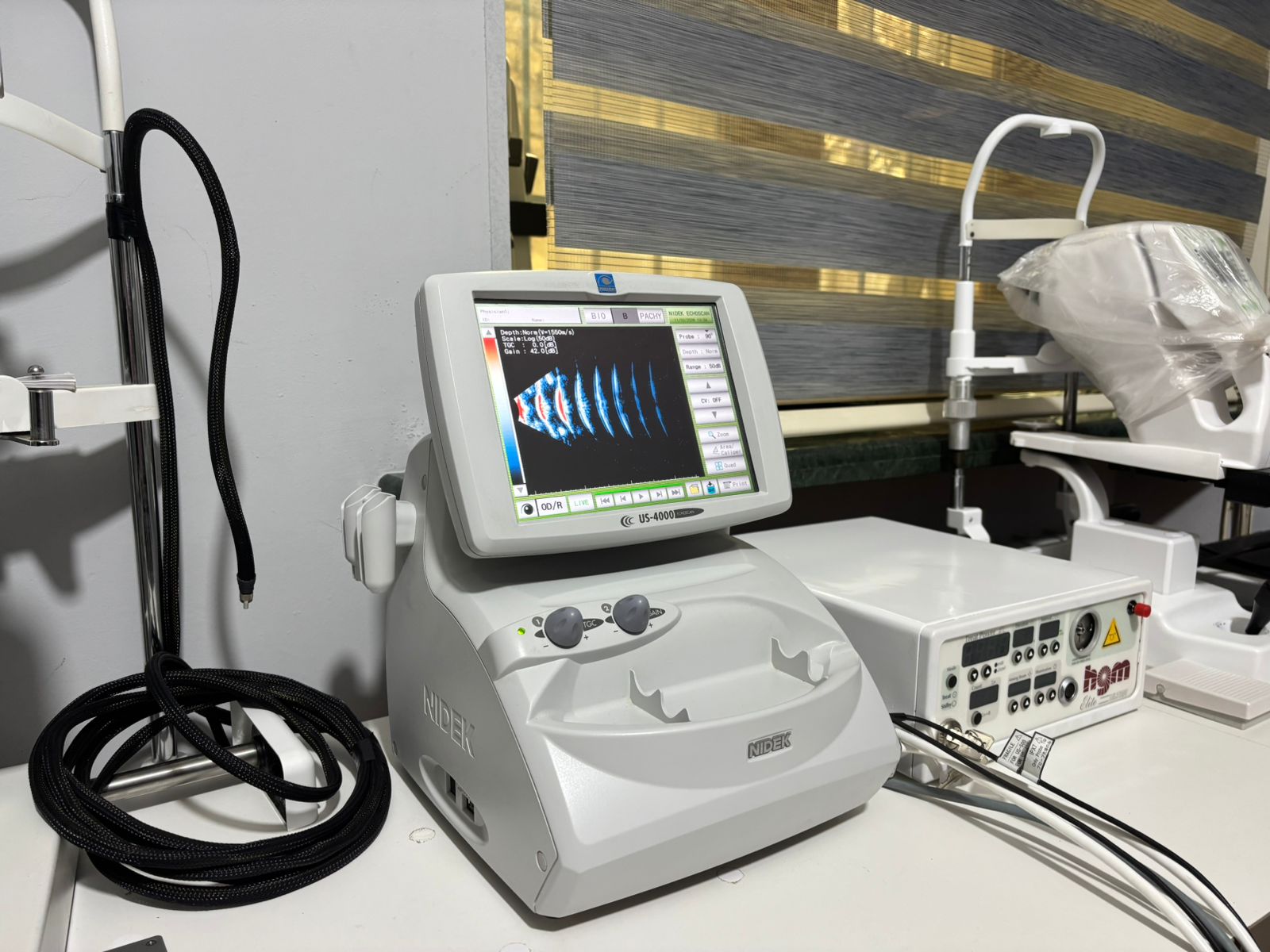NİDEK- А/В-эхоскан, пахиметр US-4000