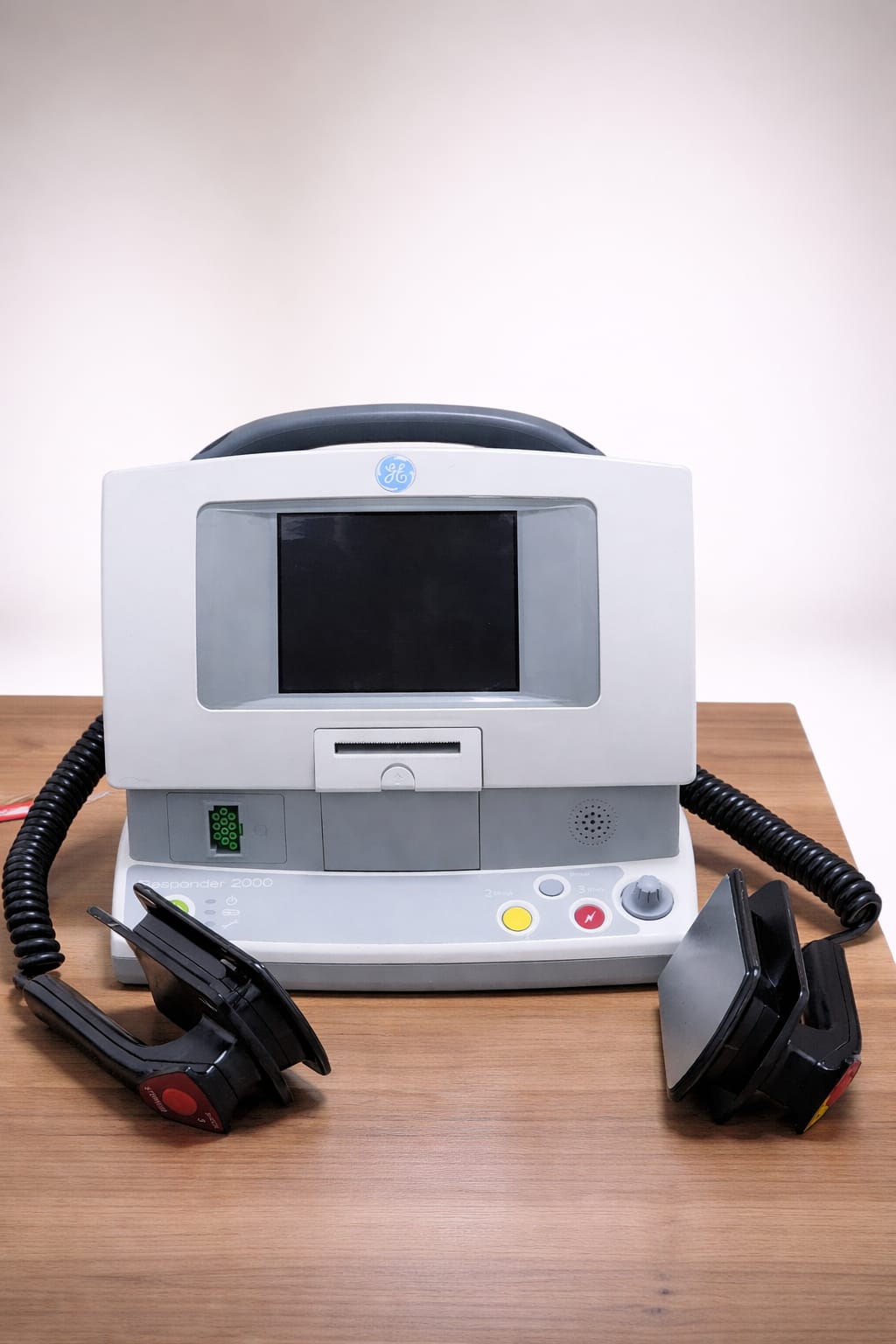 GE Responder 2000 Defibrillator